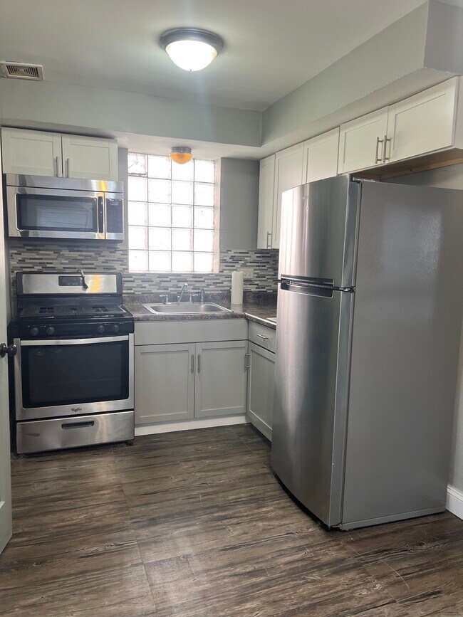 Kitchen - 7915 S Dobson Ave