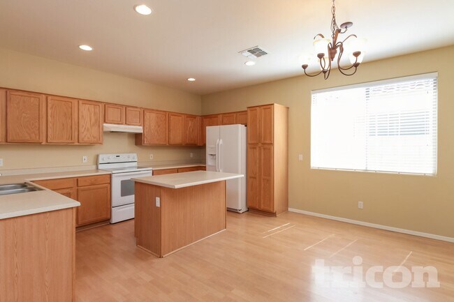 Building Photo - 12519 W Estero Ln