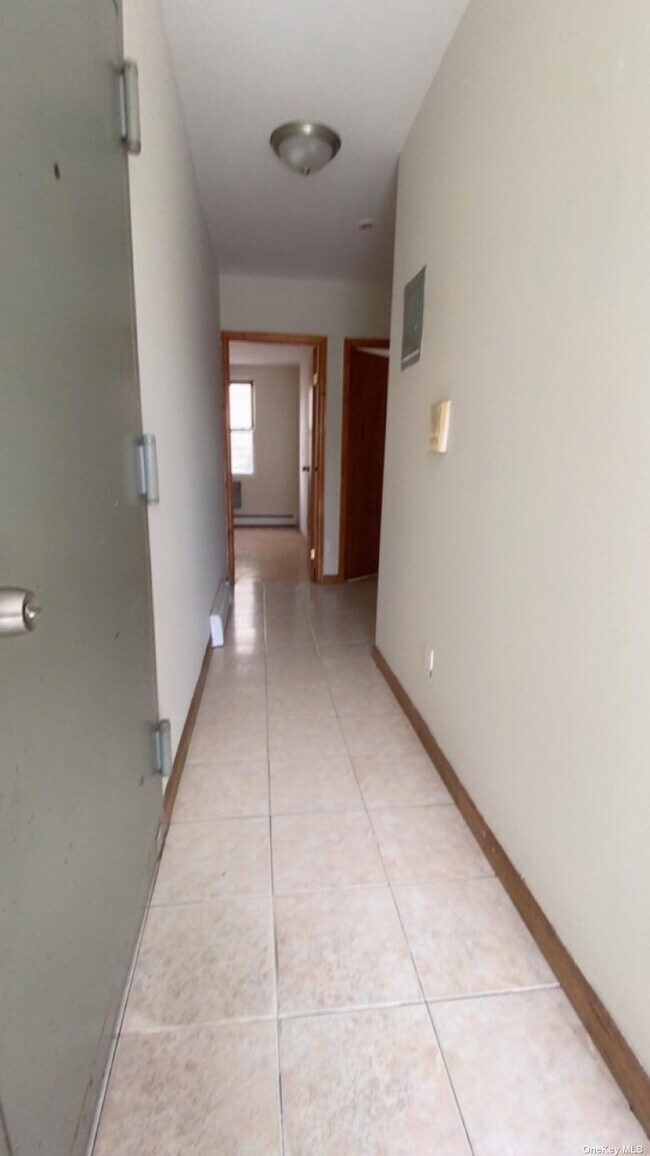 Foto del edificio - 33-05 109th St