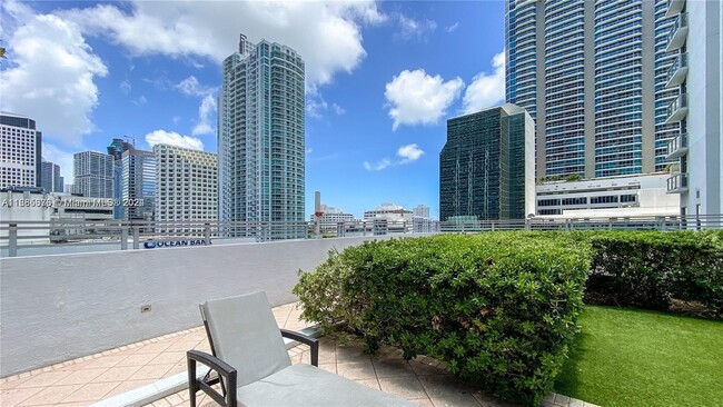 Foto del edificio - 1050 Brickell Ave