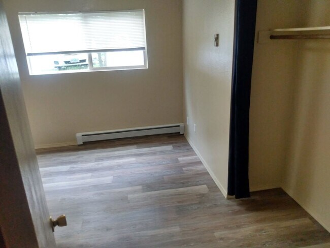 Foto del edificio - 2 bedroom 1 bathroom ground floor apartment - Granvue Apartments