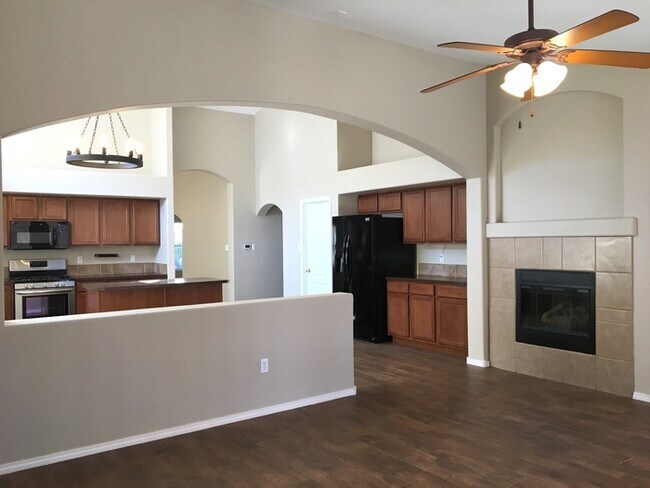 Building Photo - Cabezon - Beautiful 3BR/Office/2 Living Areas