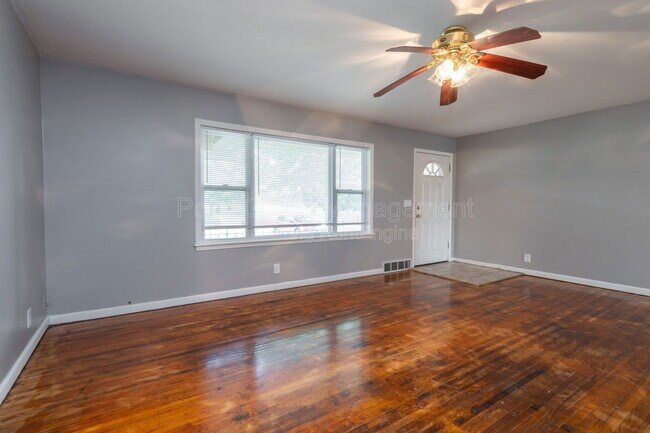 Foto del edificio - 3810 E 16th St N