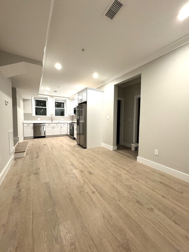 Building Photo - 162 Allston St Building Photo - 162 Allston St