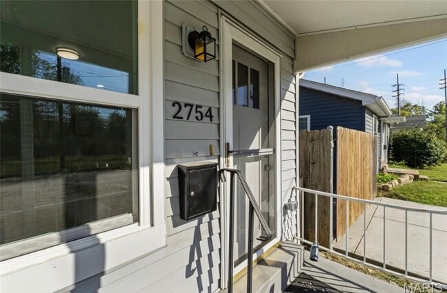 Foto del edificio - 2754 Hermitage Ave