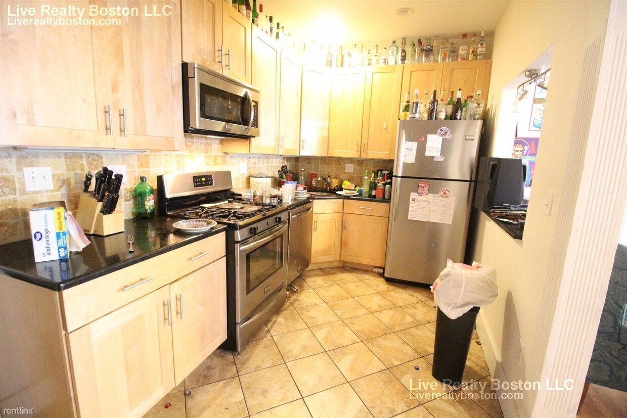 Building Photo - 20 Saint Lukes Rd