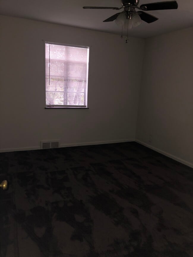 Building Photo - 224 Ridgeway Ave