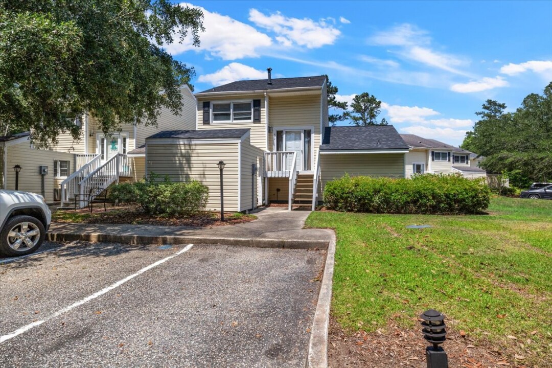 Primary Photo - 488 Greenview Dr