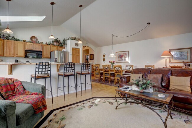 Building Photo - WINTER SEASON RENTAL 4BDR 3BA WILDERNEST NOV 1 2026 TO APRIL 30 2027