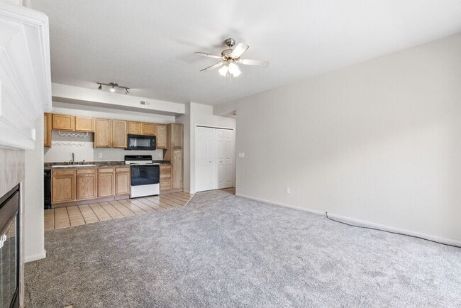 Building Photo - 7160 S Wenatchee Way