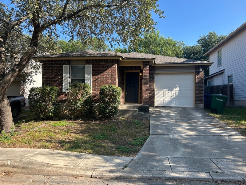 Primary Photo - 10139 Amber Flora Dr