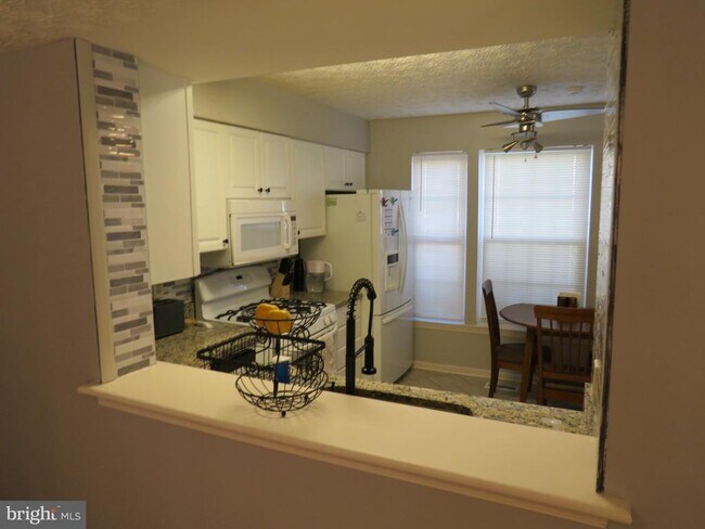 Foto del edificio - 993 Joshua Tree Ct