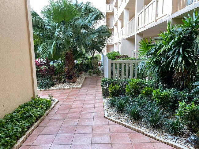 Foto del edificio - 7076 Huntington Ln