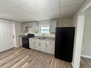 Building Photo - 26 N Nichols St