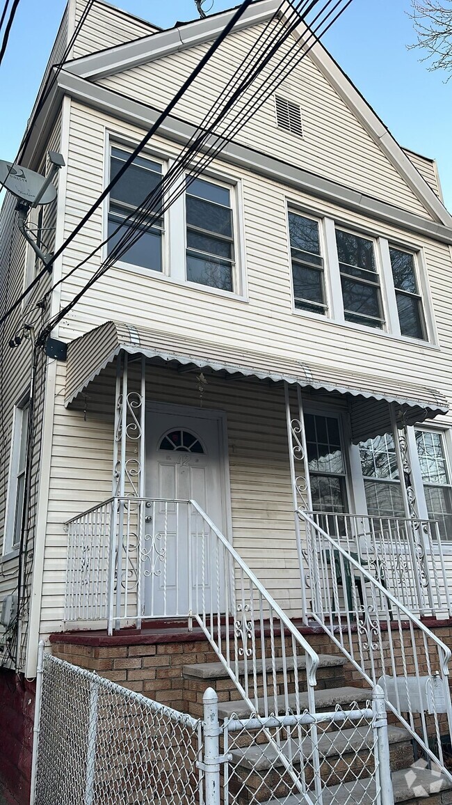 Building Photo - 42 New St