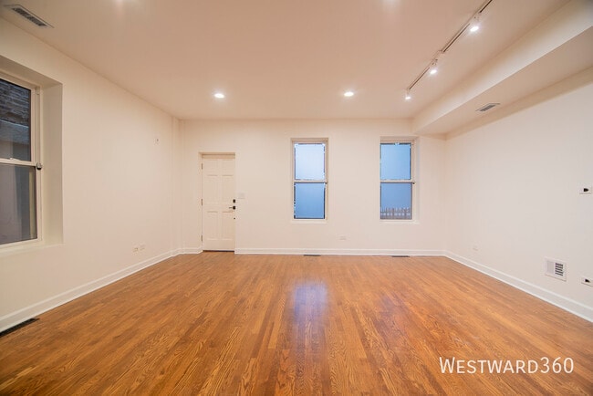 Building Photo - 2221 W Charleston St