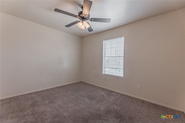 Building Photo - 2406 Waterfall Dr