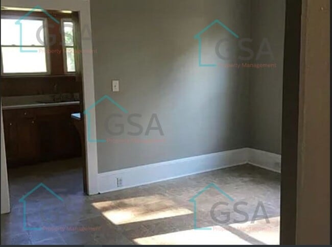 Building Photo - 2 Bedroom 1 Bath