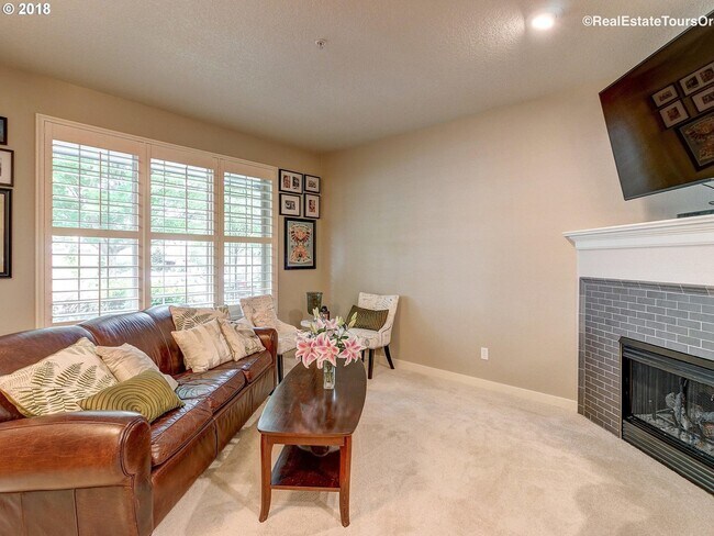 Foto del edificio - Amazing Location in NW Portland! Gorgeous 2 BD Townhome in Arbor Parc!