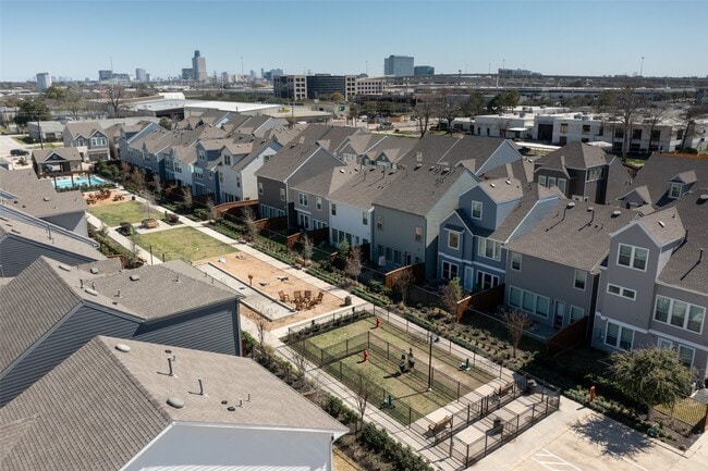 Foto del edificio - 10961 Hewitt Cliff Ln