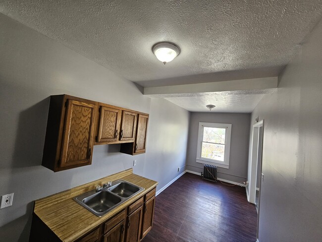 Building Photo - 392 E 147th St