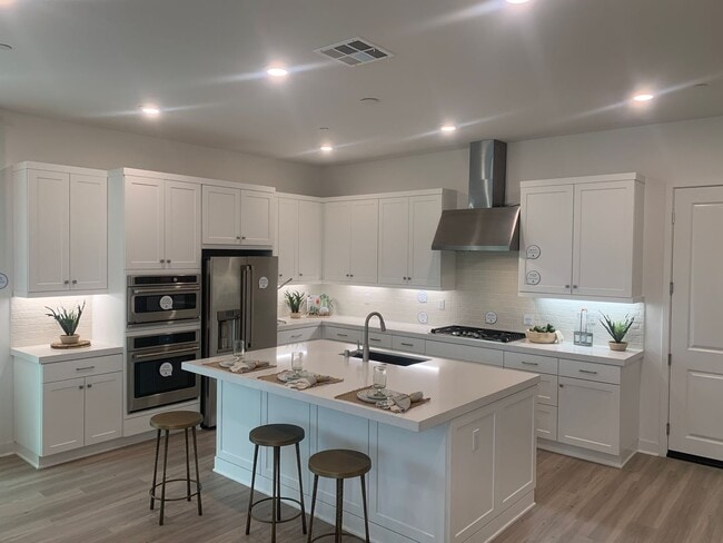 Building Photo - 4-Bedroom Home Available NOW in Valencia's Five Points Community!