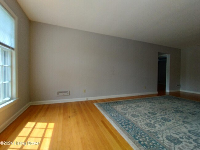 Building Photo - 2704 Riedling Dr