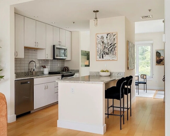 Building Photo - Designed for Modern Living