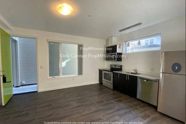 Photo - Charming One Bedroom Ground Level Unit in the Heart of NE! Apartment