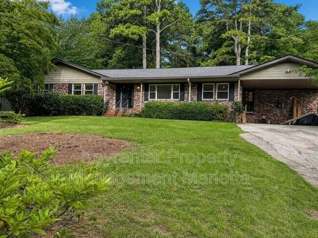 Foto del edificio - 725 McBurnette Rd N E