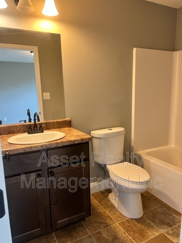 Foto del edificio - 924 Warrior Hill Dr