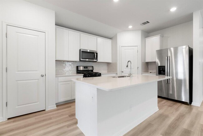 Foto del edificio - 121 Oakdale Meadows Ln