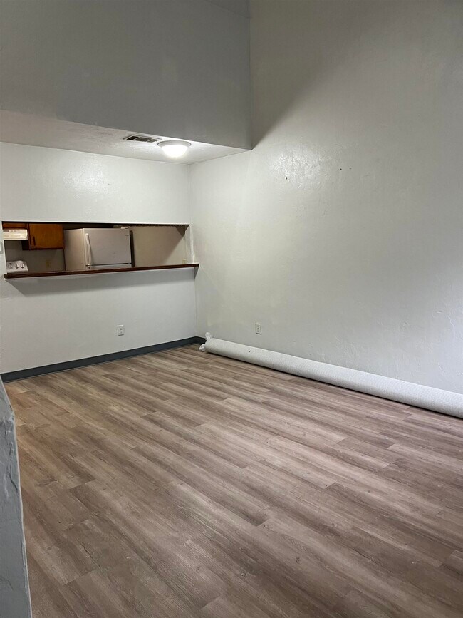 Building Photo - 1828 Nekoma Ct