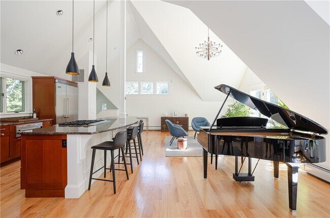 Foto del edificio - 72 Ledge Rd
