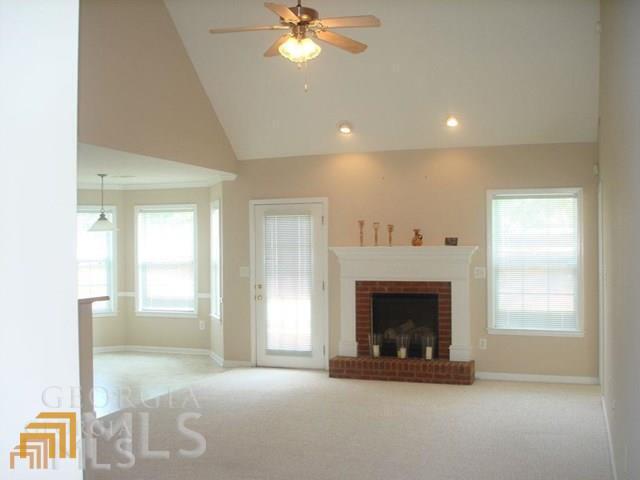 Foto del edificio - 2 Mill Ridge Pl