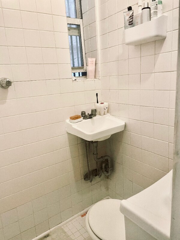 Foto del edificio - 427 E 6th St