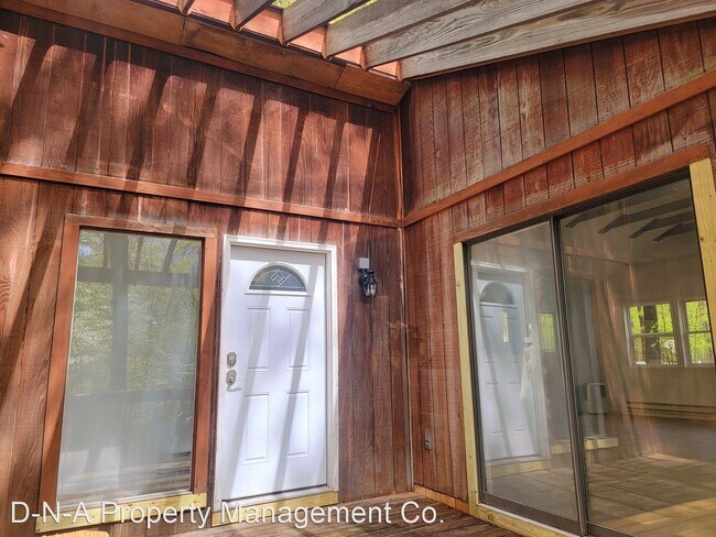 Building Photo - 3 br, 2 bath House - 435 Somerset Drive