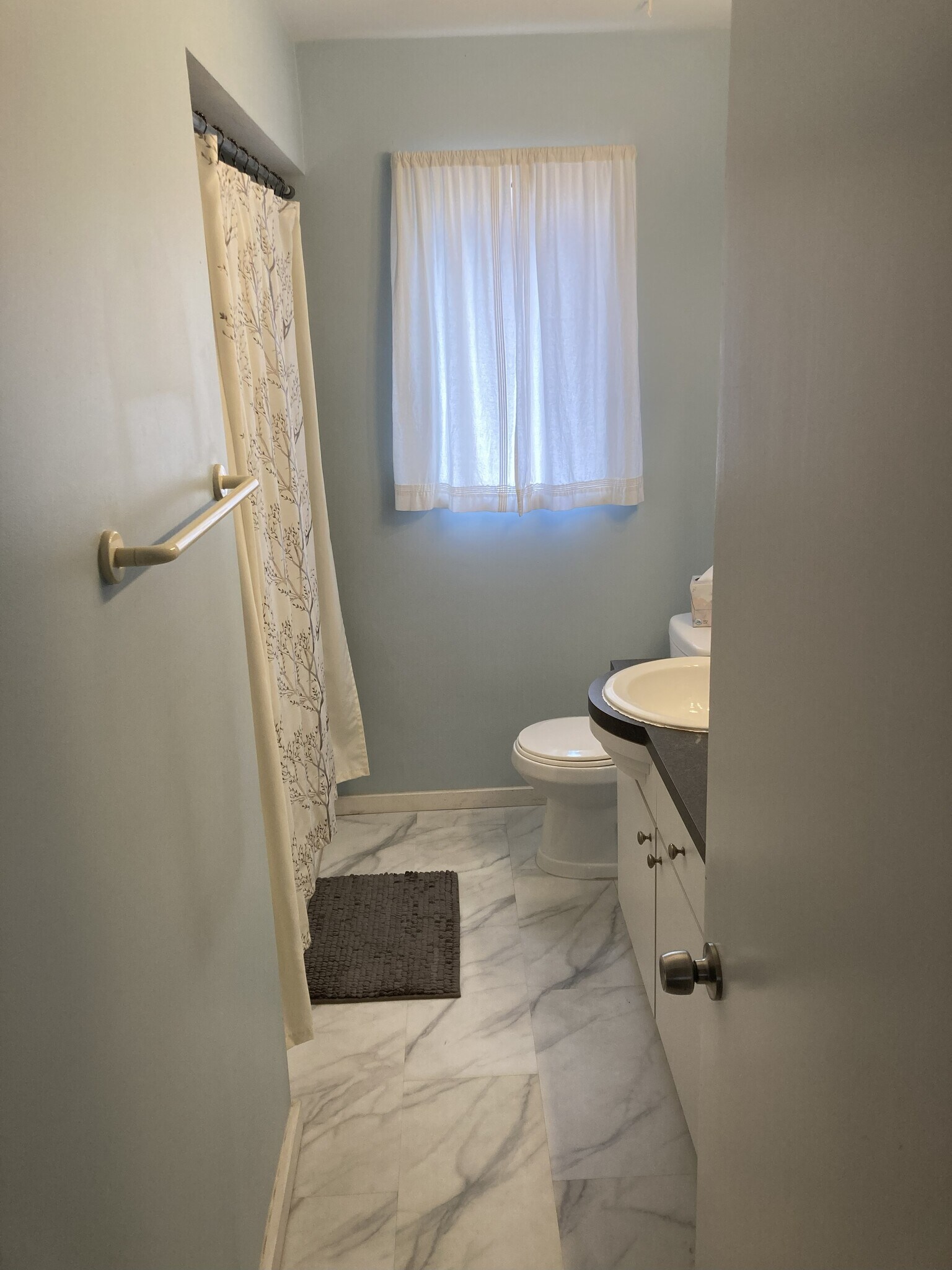 19562 Hilliard Blvd Rocky River, OH 44116 – photo 2