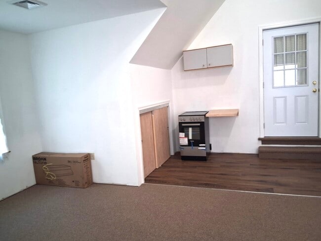 Building Photo - 134 Piney Woods Dr