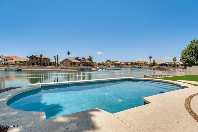 Foto del edificio - 5527 W Arrowhead Lakes Dr