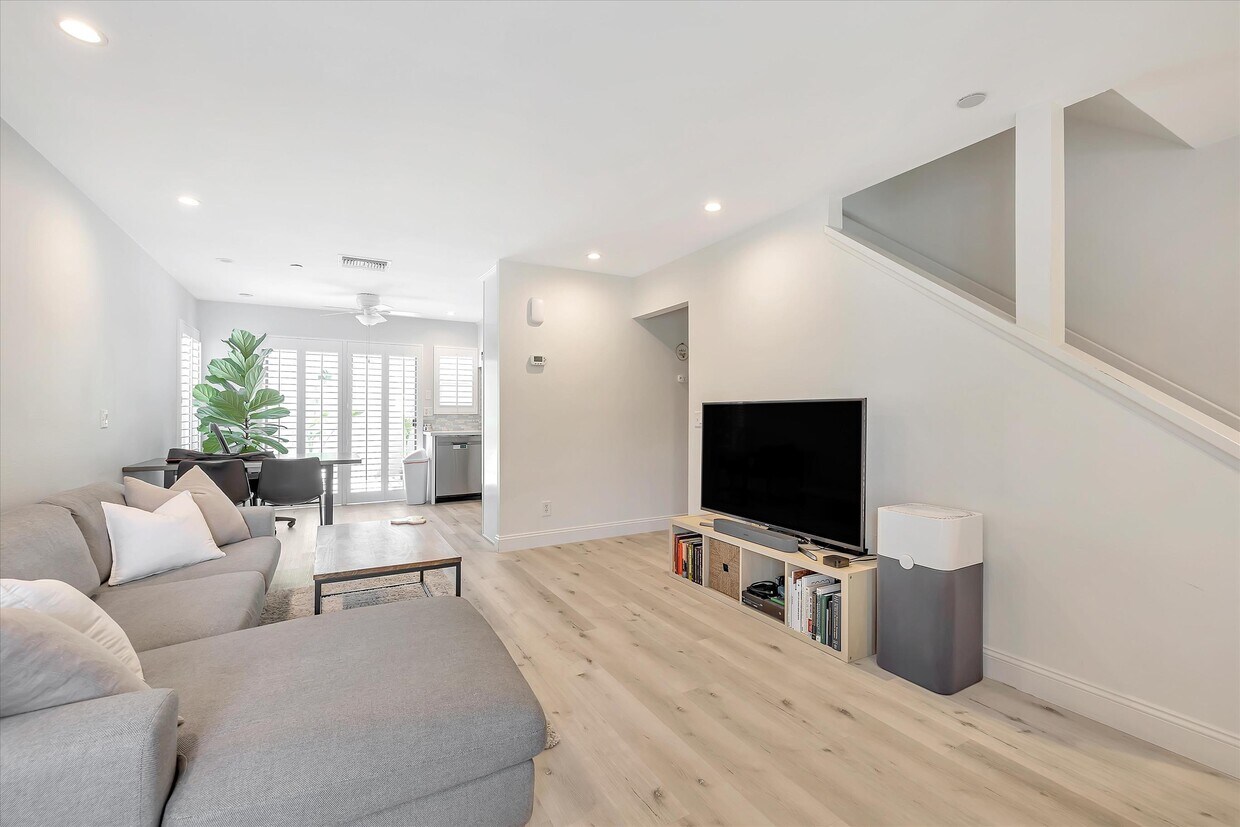 206 Harbor Woods Pl, Newport Beach, CA 92660 Townhouse for Rent in