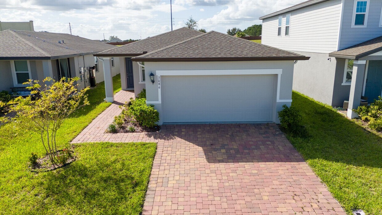 Primary Photo - 4 Bedroom House in Tuscan Meadows, Davenport