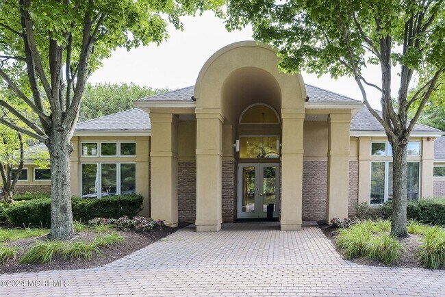 Building Photo - 201 Farmington Woods Ct