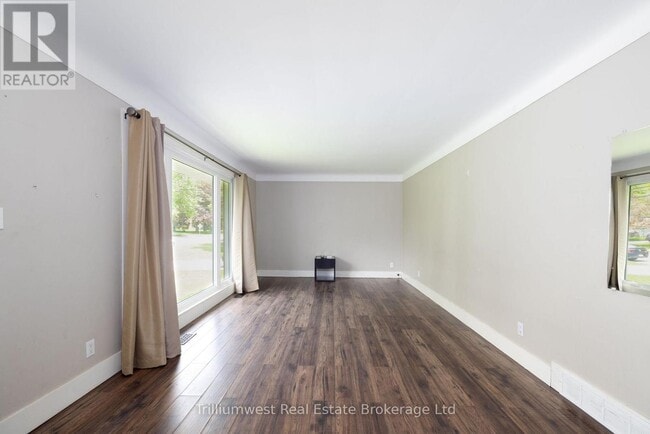Building Photo - 284 Trott Dr