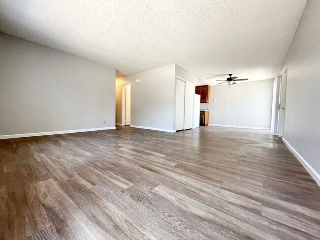Foto del edificio - 3 Bedroom 2 Bath with Garage!