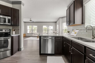 Building Photo - Luxe Lakewood Ranch