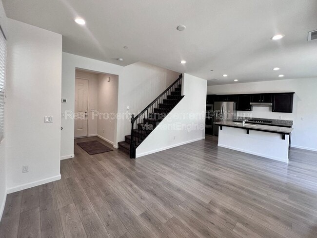 Foto del edificio - 2560 Daisy Dr