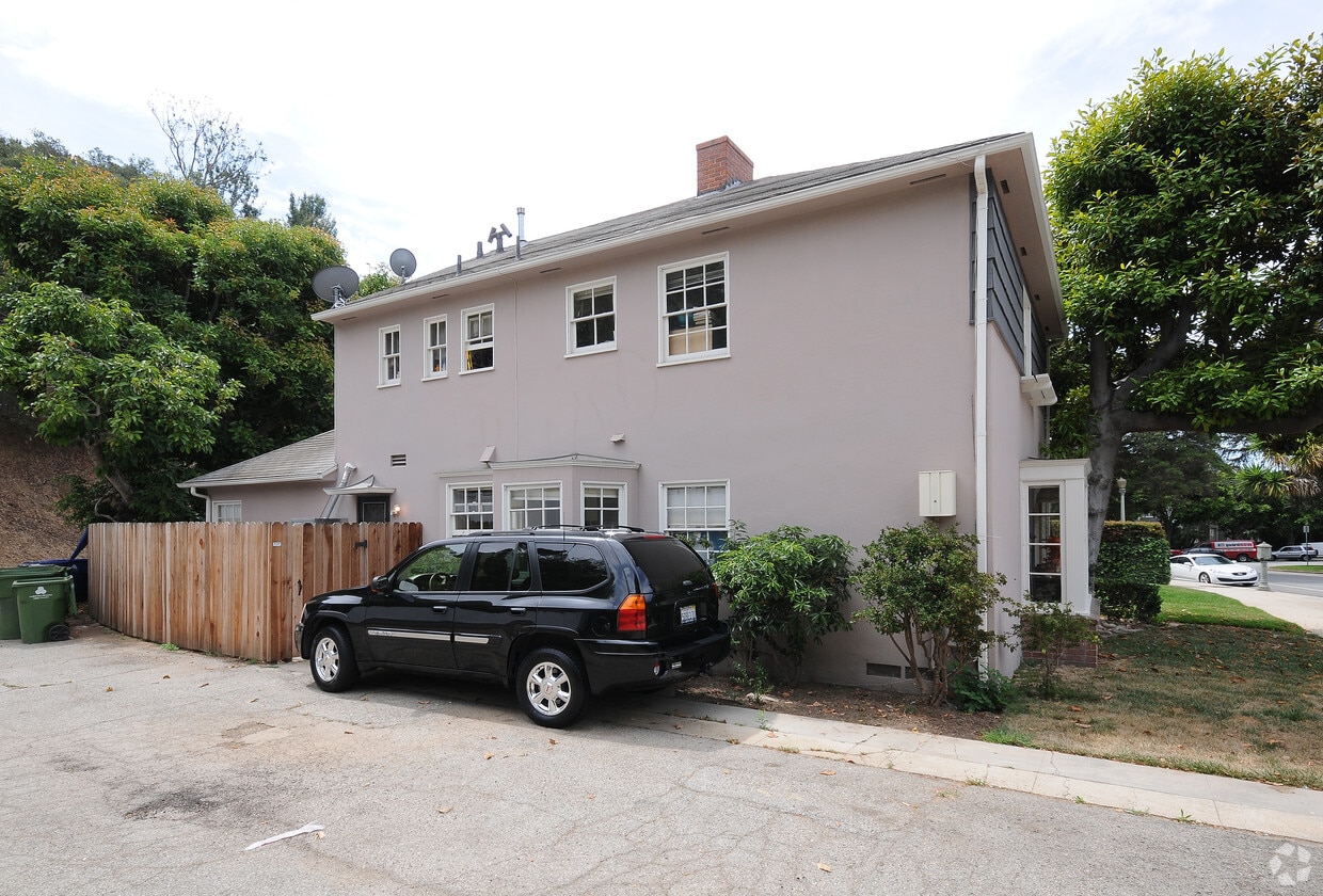 Primary Photo - 862 Moraga Dr