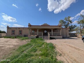 Building Photo - 13821 Villalobos Rd