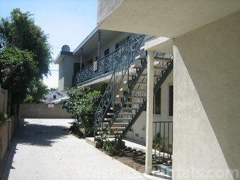 Primary Photo - 1022 Grover Ave